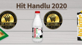 Hit Handlu 2020 rozstrzygnięty ? trzy tytuły dla Mlekpolu BIZNES, Media i PR - Już po raz 19 detaliści wskazali najlepiej sprzedające się produkty. Aż trzy wyróżnienia trafiły do Spółdzielni Mleczarskiej Mlekpol. Tytuł Hit Handlu 2020 otrzymało mleko UHT Łaciate 2%, mleko świeże Łaciate 3,2% oraz ser Gouda Mlekpol w plastrach.